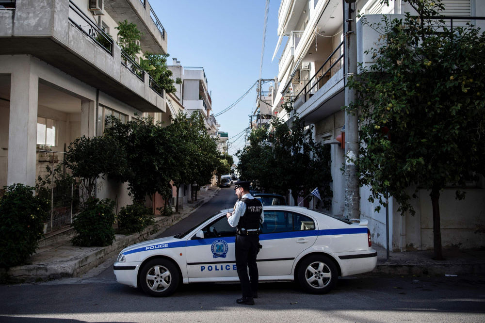 Atėnuose sprogstamaisiais įtaisais nusitaikyta į Italijos ambasados automobilius