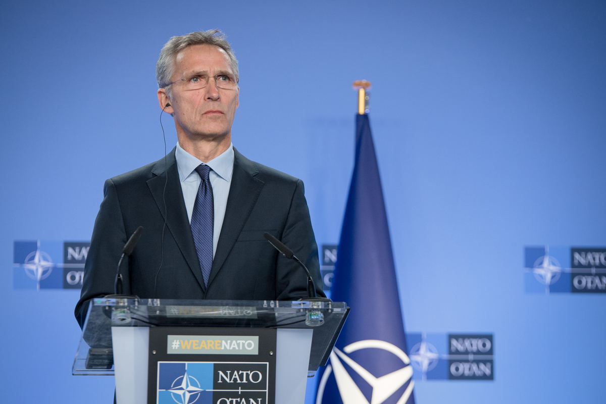 J.Stoltenbergas: NATO susirūpinusi dėl įtampos Lenkijos pasienyje, prie Ukrainos sienų