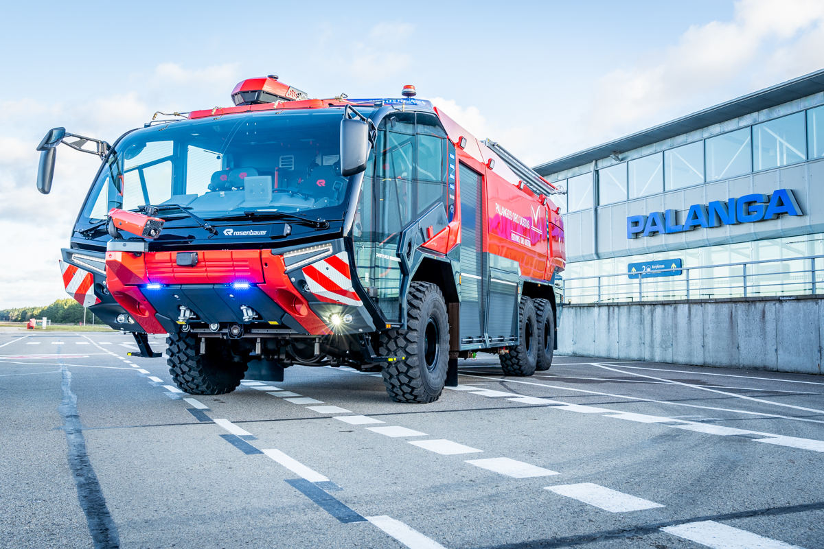 Palangos oro uoste pristatytas naujas priešgaisrinės tarnybos automobilis