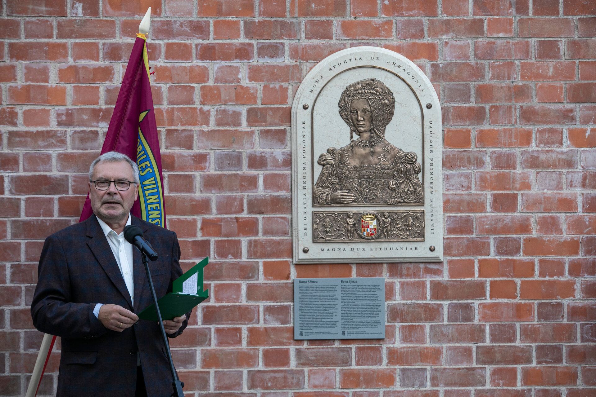 valdov-r-muose-atidengtas-lenkijos-karalien-s-italijos-princes-s
