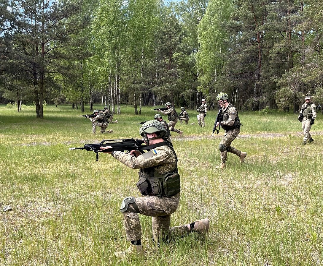 Lietuvos kariuomenės mokykloje baigėsi kursas Ukrainos kariams