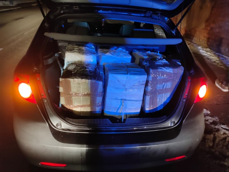 7 dideli paketai vilniečio „Chevrolet Lacetti“ bagažinėje: užpuolė tikrintojai – paslapčių neliko
