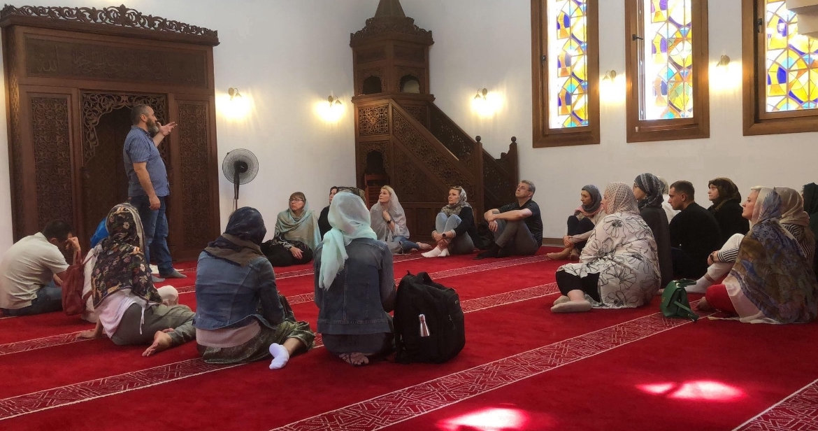 Didėjanti Lietuvos musulmonų bendruomenė jaučiasi neišgirsta: dažnai maldą tenka atlikti ir gatvėje