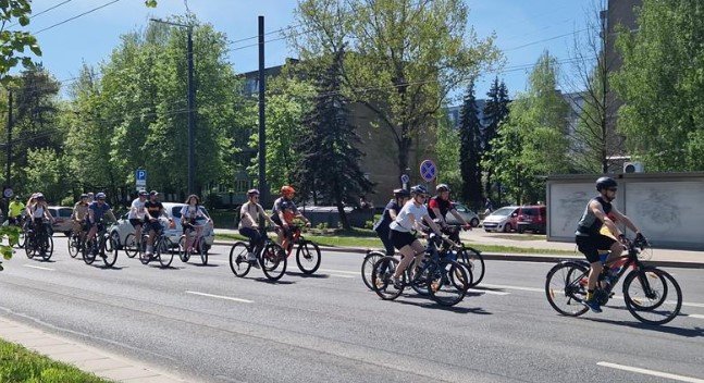 Sostinės gatvėse – dviratininkų paradas: galimi trumpalaikiai eismo sutrikdymai
