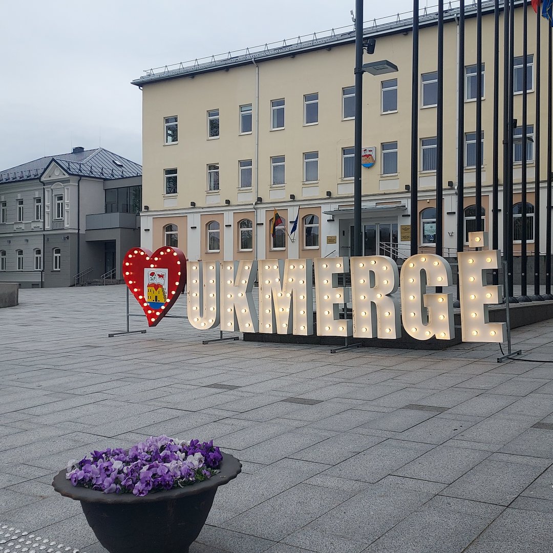 Ukmergės rajone ie&scaron;komi per sulaikymą pasi&scaron;alinę Banglade&scaron;o piliečiai