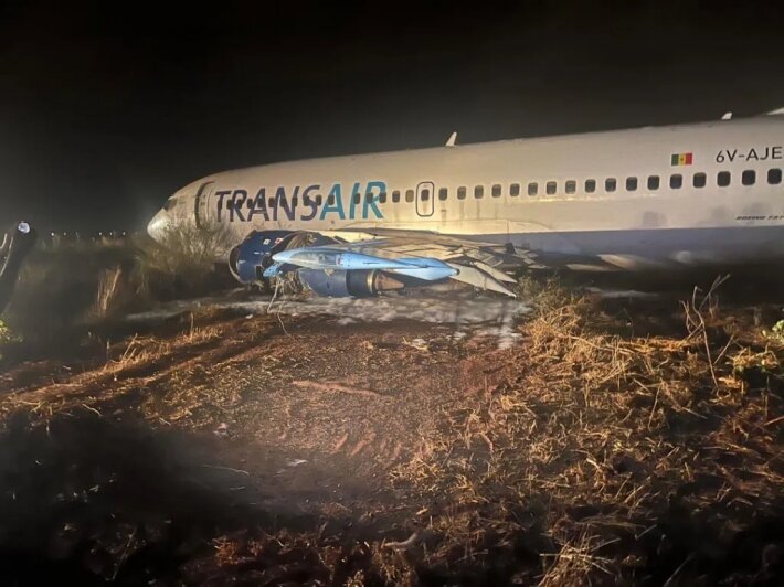 Senegale nuo pakilimo ir tūpimo tako nuslydus keleiviniam lėktuvui sužeista 11 žmonių 
