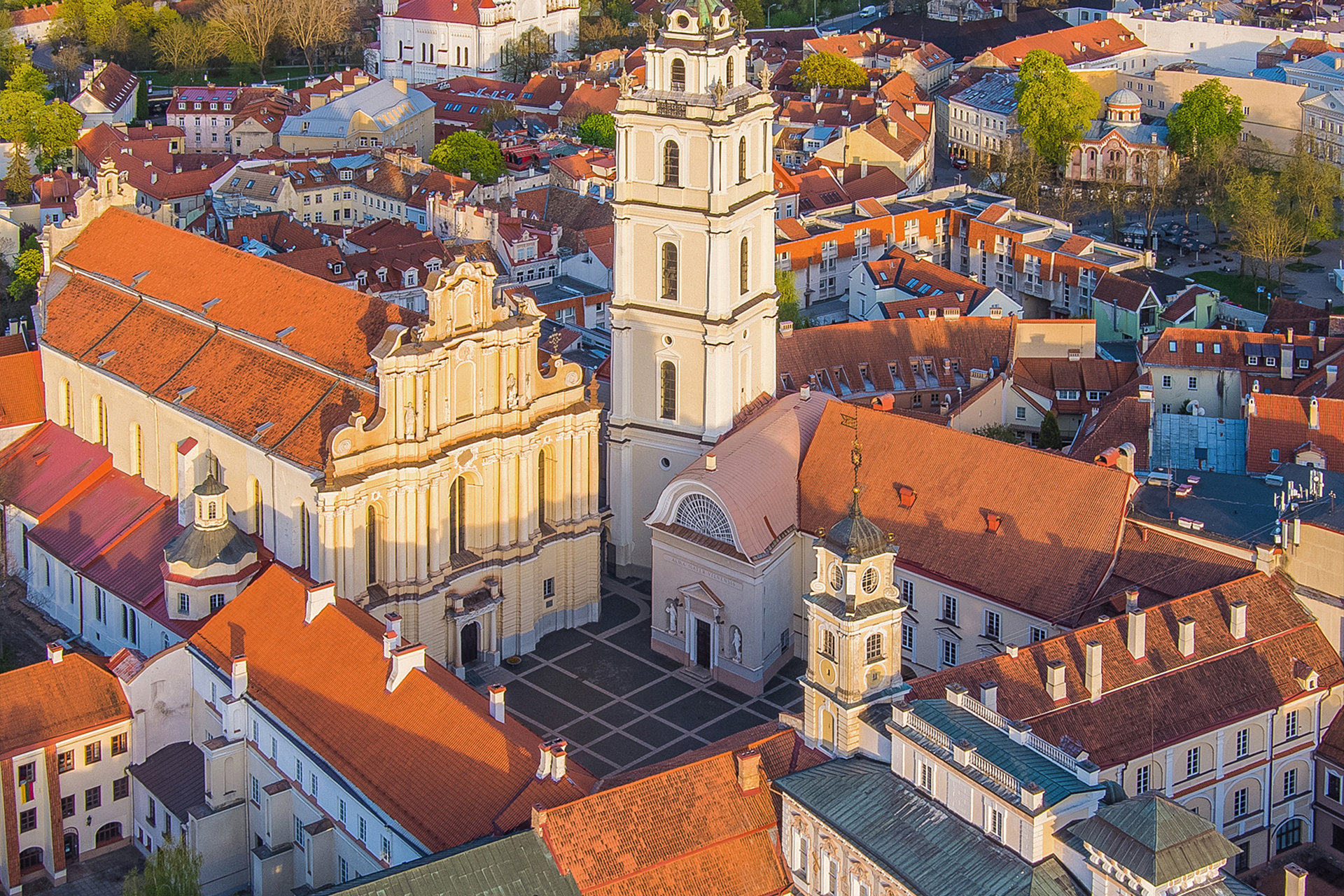 Vilniaus universitetas ir Šv. Jonų Bažnyčia