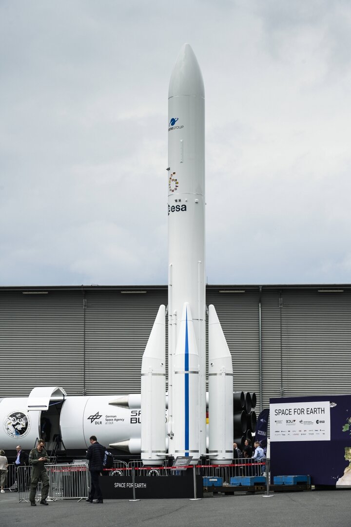 „Le Monde“: Europos palydovų operatorius „Ariane 6“ iškeitė į „SpaceX“ raketą „Falcon 9“