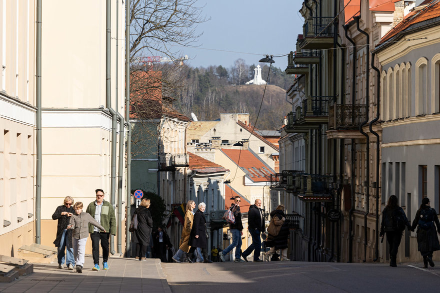 Sinoptikai: savaitgalį sulauksime 18 laipsnių šilumos, o pirmadienį – lietaus