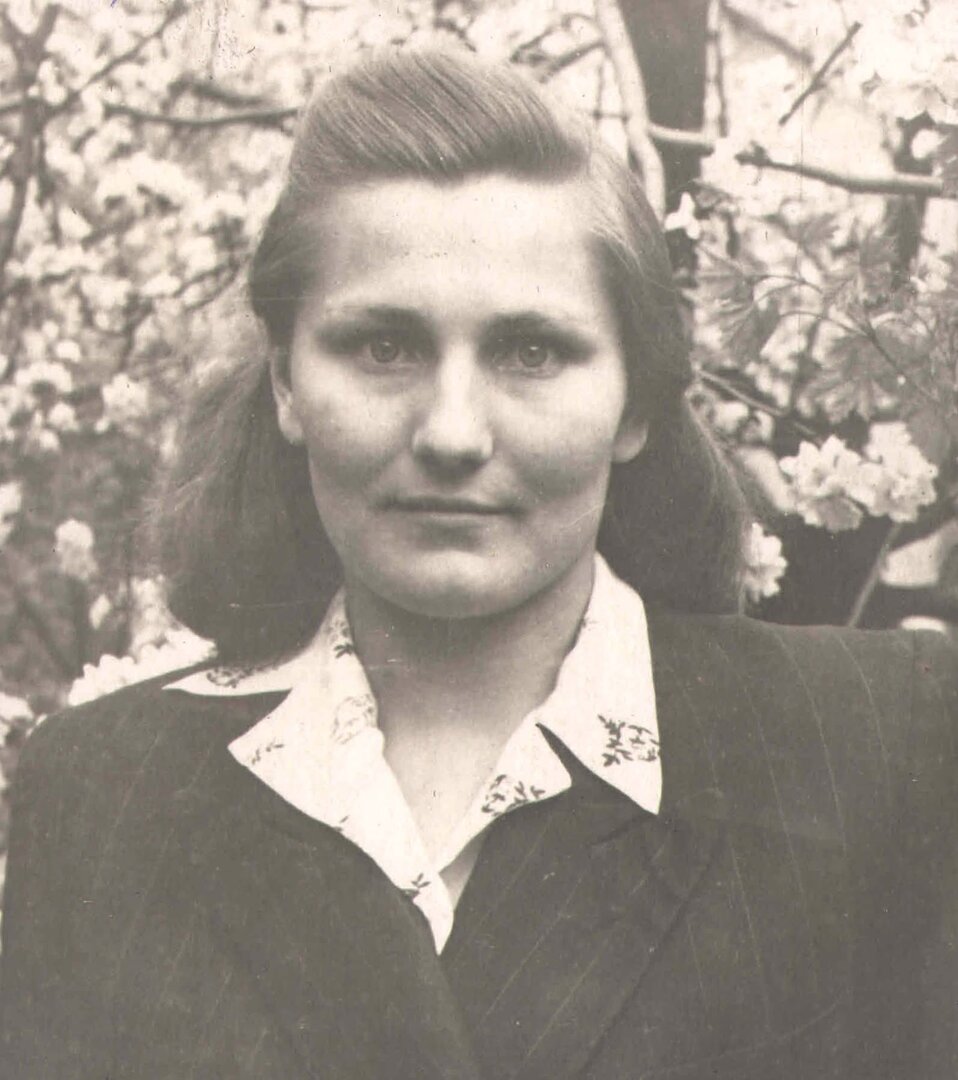 Mirė i&scaron;kili Veisiejų kra&scaron;to asmenybė, Sigito Gedos mokytoja
