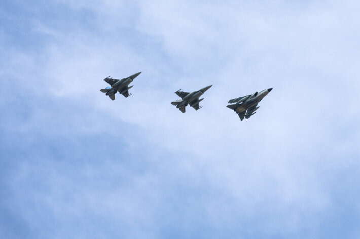 NATO naikintuvai keturis kartus kilo atpažinti ir lydėti Rusijos orlaivių