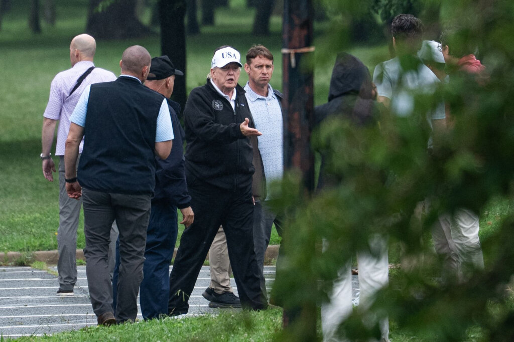 Donaldas Trumpas tvirtina, kad Iranas pra&scaron;o susitikimo Dohoje