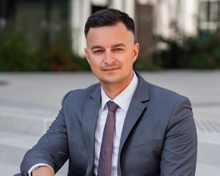 &bdquo;Čekiukų&ldquo; byloje įtariamas Kai&scaron;iadorių administracijos direktorius nu&scaron;alintas nuo pareigų