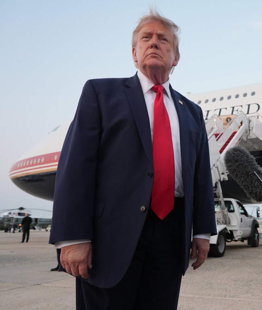 Donaldas Trumpas žada „pasirūpinti“ husiais, jei jie blokuos Saudo Arabijos uostus