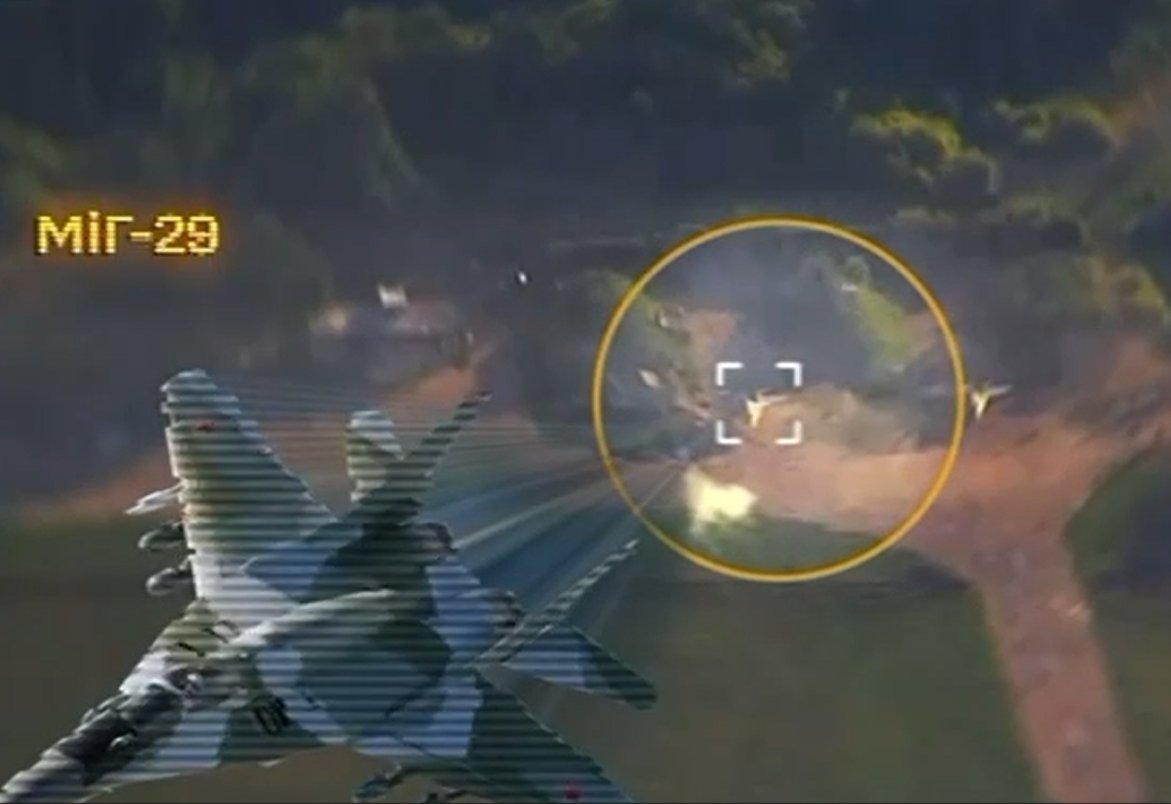 Padėtas kaip ant lėkštutės: Ukraina smogė Rusijos naikintuvui Kursko aerodrome
