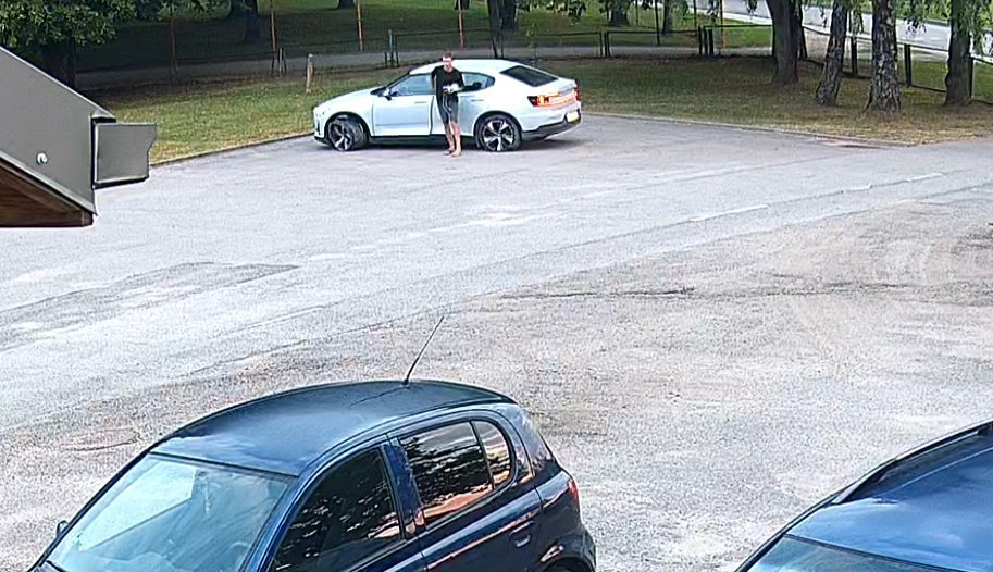 Policija ieško vyro, galinčio padėti išnarplioti Alytuje įvykdytą automobilio vagystę