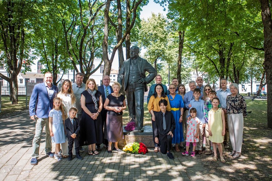Gustinos Keturakytės nuotr./Kauną aplankė iš JAV atvykę Lietuvos Prezidento Aleksandro Stulginskio palikuonys su šeimomis