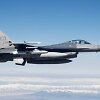 Naikintuvas F-16 su &bdquo;Kongsberg&ldquo; gaminama JSM raketa (nuotraukoje &ndash; vidutinio dydžio). &bdquo;Defence Express"/Atviro &scaron;altinio nuotr.