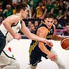 Pelle Larssonas prie&scaron; Ąžuolą Tubelį