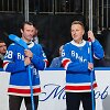 Darius Kasparaitis (centre)