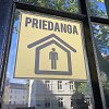 Priedanga Klaipėdoje, Puodžių gatvėje
