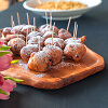 Tradicinis olandi&scaron;kas desertas "Oliebollen" 