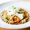 Udon makaronai su daržovėmis ir apelsinų Hoisin padažu