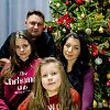 Vaida ir Andrius Rimi&scaron;kiai su dukromis prie&scaron; Kalėdas
