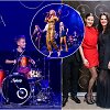 Muzikos studijos vadovė, mokiniai, artimieji gimtadienio koncerte