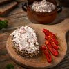 Pikanti&scaron;kam skoniui &ndash; plaktas sviestas su raudona saldžiąja paprika