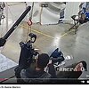 Robotas humanoidas puola inžinierių. Youtube stopkadras