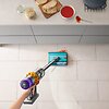 &bdquo;Dyson&ldquo; naudojami skaitmeniniai varikliai, kuriuos mikroniniu tikslumu renka robotai, gamybos procese užtikrinamas mažesnis atliekų kiekis ir energijos sąnaudos.