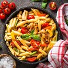 Makaronai su vi&scaron;tiena ir pomidorais