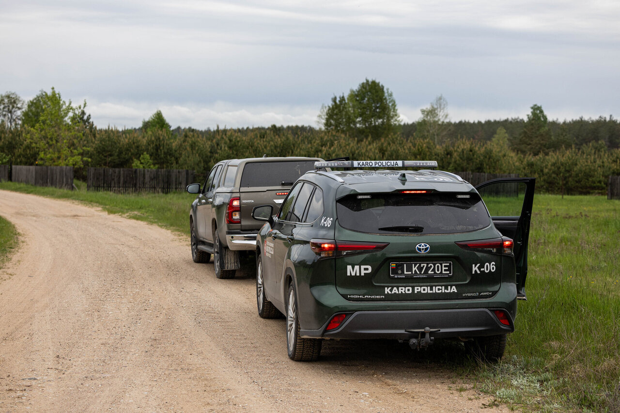 Kariuomenė tęsia radarais Lietuvoje fiksuotų dronų paie&scaron;ką