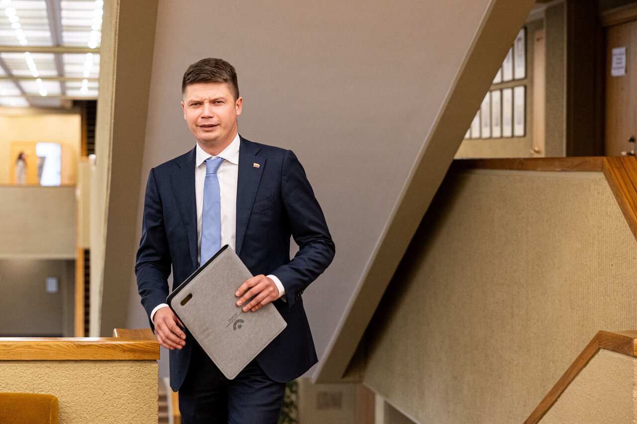Kandidatas į vidaus reikalų ministrus palaiko mokestį už visus migrantus