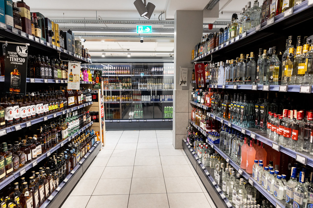 Tauragėje pavogta alkoholinių gėrimų ir kitų prekių už daugiau nei tūkstantį eurų