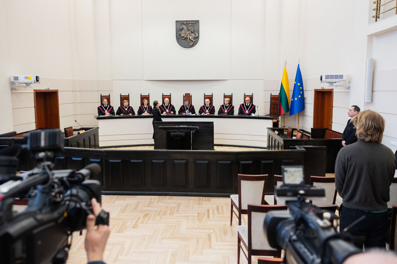 KT atsisakė nagrinėti valdančiųjų prašymą dėl išmokų savivaldybių tarybų nariams