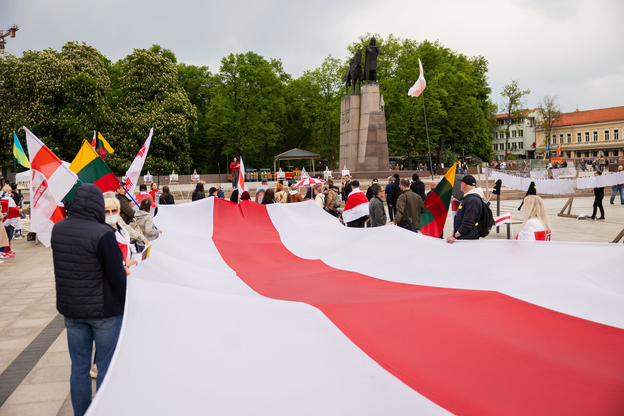 Solidarumo mitinge Vilniuje i&scaron;reik&scaron;tas palaikymas Baltarusijos politiniams kaliniams, pagerbtos aukos