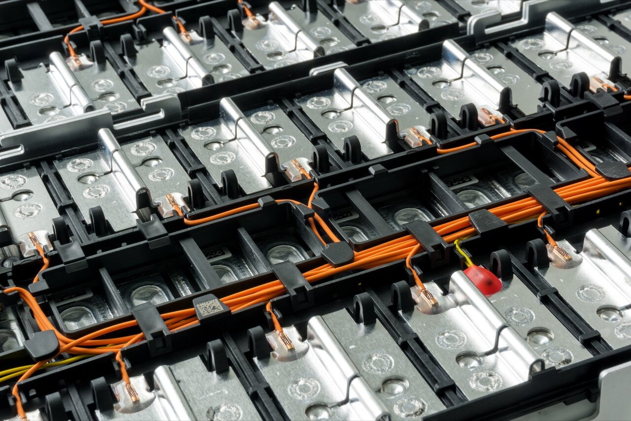 Lietuvoje hibridinių automobilių baterijas vogę rumunai sulaukė įspūdingų baudų