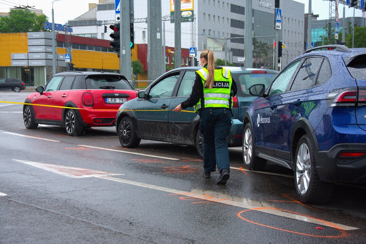 Vilniuje partrenkta pėsčioji: vairuotoja išgabenta tikrintis psichinės būklės