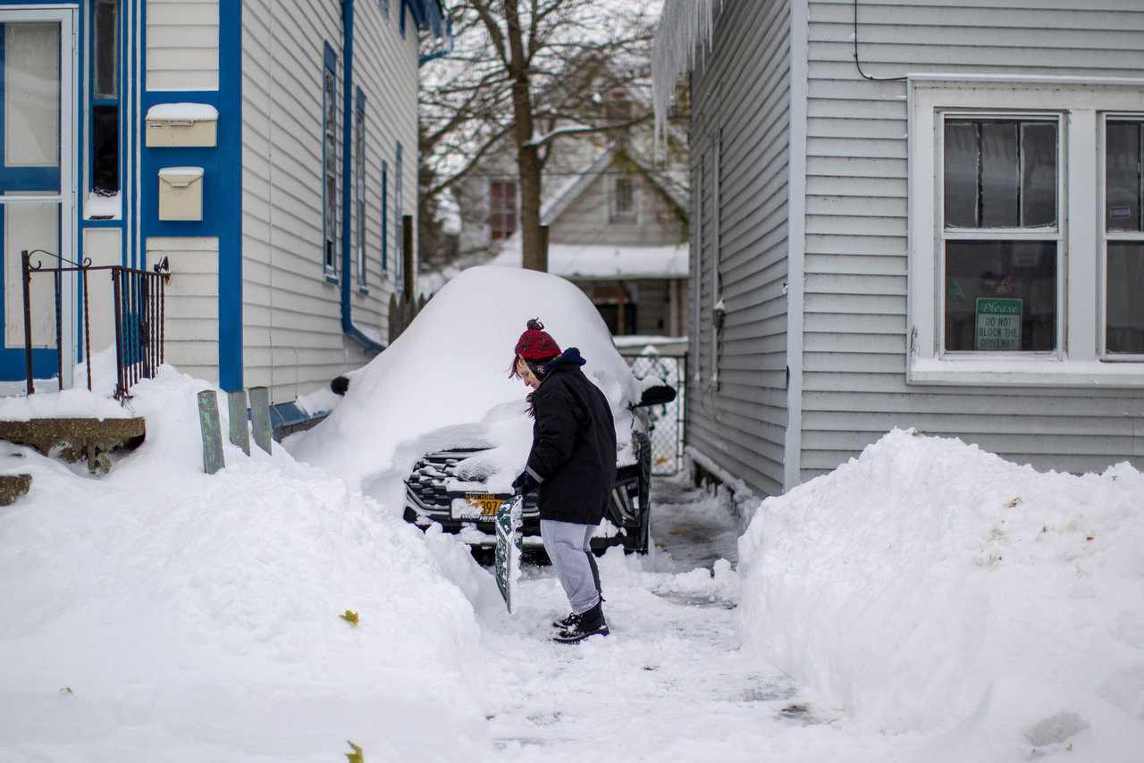 J.Bidenas po didžiulės sniego audros Niujorke siunčia valstijai federalinę pagalbą