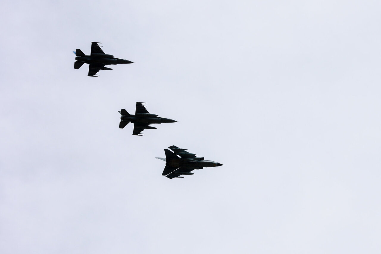 NATO naikintuvai keturis kartus kilo atpažinti ir lydėti Rusijos orlaivių