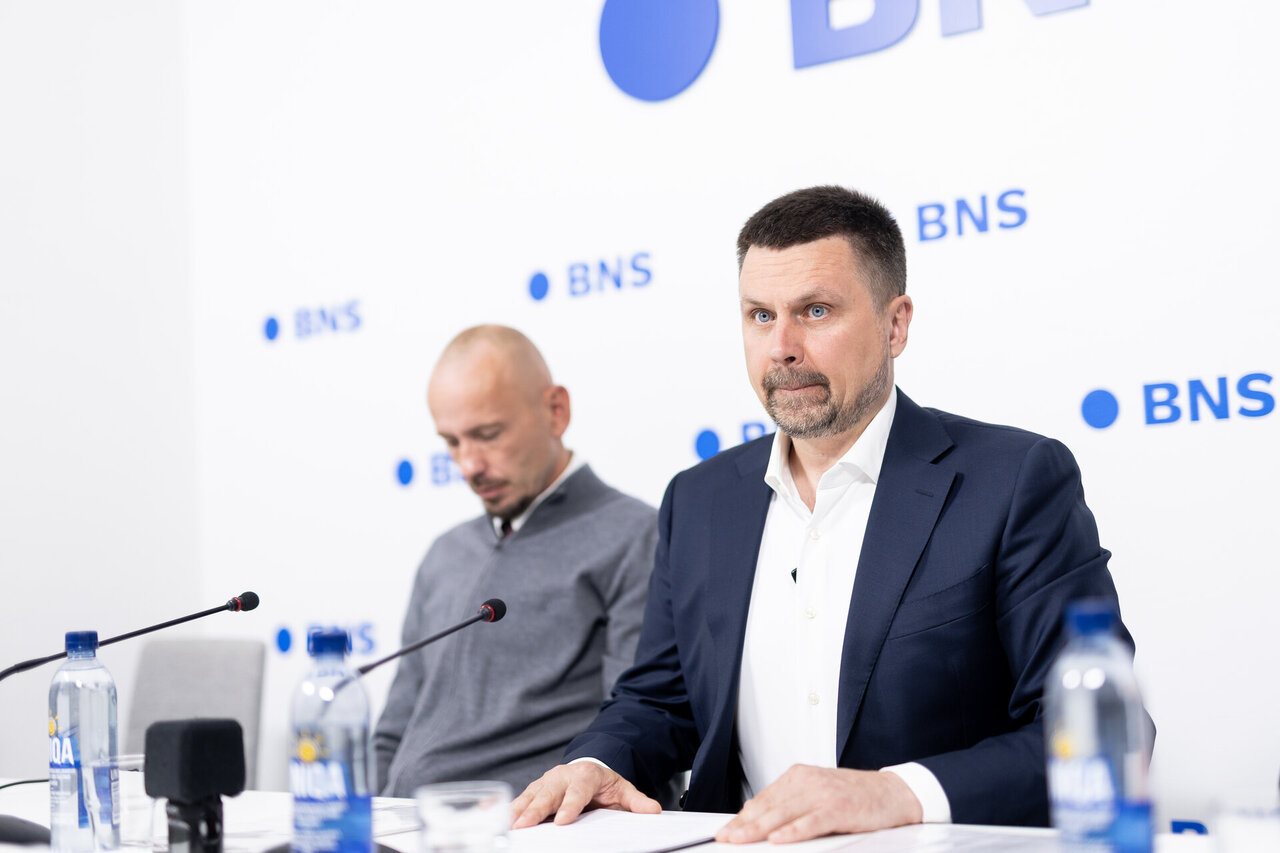 Baltarusis teigia dėl kritikos Sviatlanos Cichanouskajos biurui jam gresia netekti pabėgėlio statuso