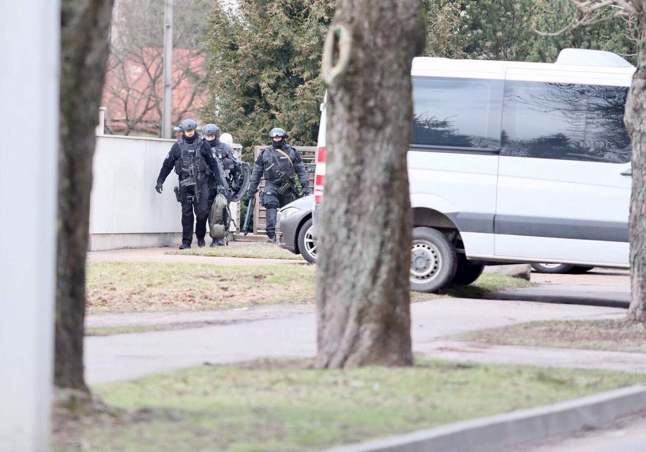 Vilniuje „Aro“ pareigūnai rado pavojingų medžiagų: sumaišius taptų sprogmenimis