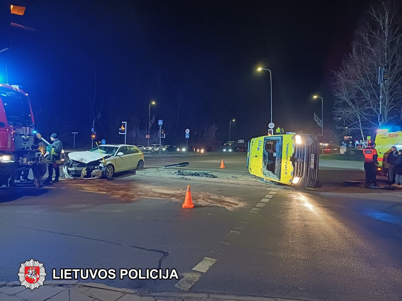 Policija ieško moters, po tragiškos greitosios avarijos Vilniuje padėjusios sužeistai pacientei