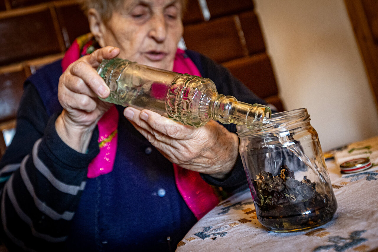Kap &scaron;mar&scaron;kos pas dzūkus virsdavo namine degtine ir duona