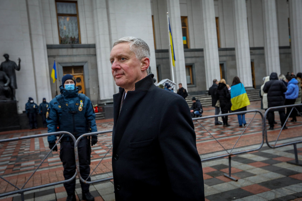 Lietuvos reakcija į karo grėsmę: Ukrainoje diplomatų sumažėjo, karių padaugėjo
