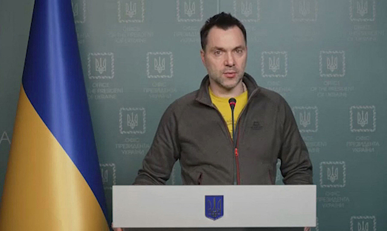 O.Arestovyčius apkaltino O.Scholzą dėl ukrainiečių mirčių