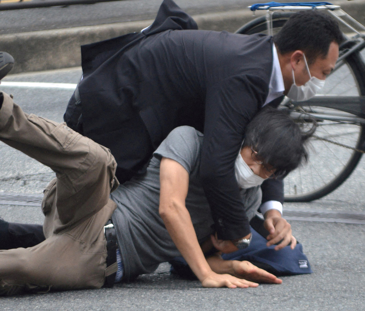 Įtariamas Shinzo Abe žudikas: kas apie jį žinoma?