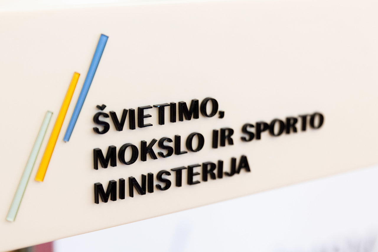 Ministerija užsienio lietuvius kviečia teikti paraiškas švietimo ir sporto projektams